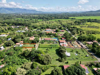 Large open green plot with vegetation ideal for development in Nueva Gorgona Panama