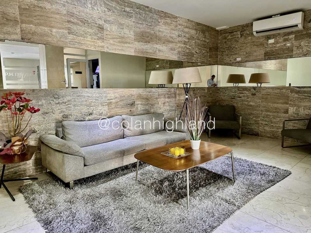 Contemporary building lobby with seating area at PH Miyaki Obarrio Panama