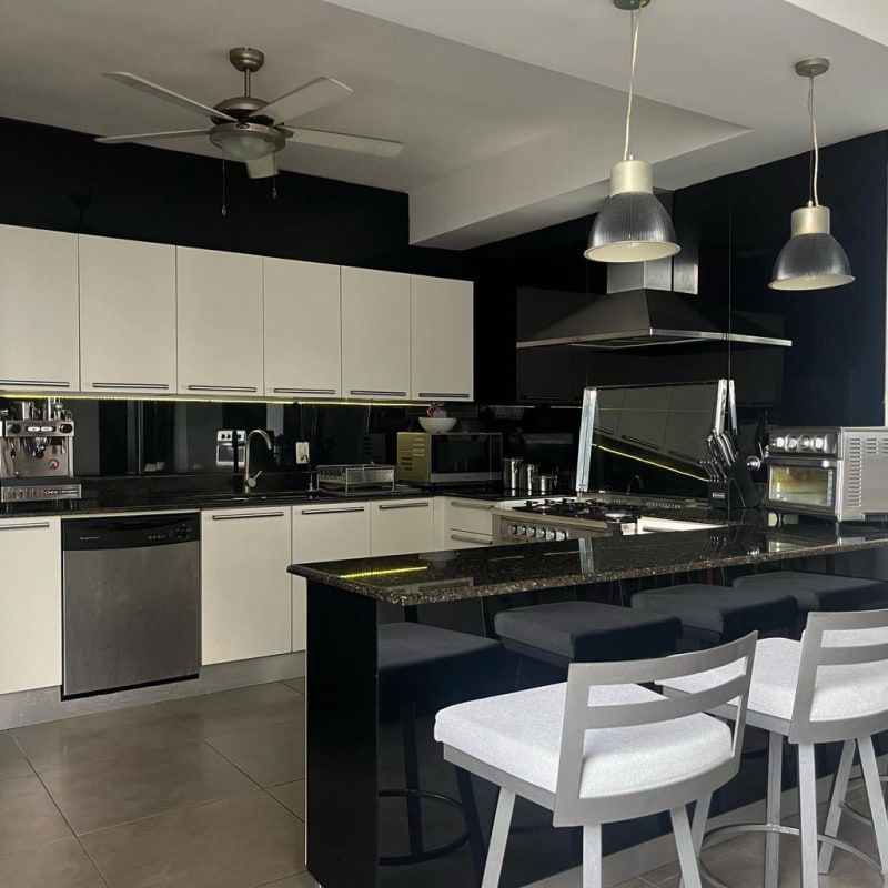 Remodeled Loft with 3BR & 2.5BA in PH Portanova El Cangrejo