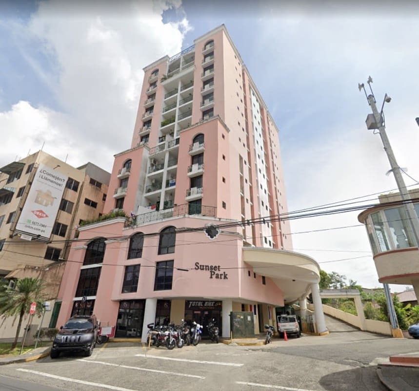 12-story PH Sunset Park midrise with balconies Via Porras Panama City