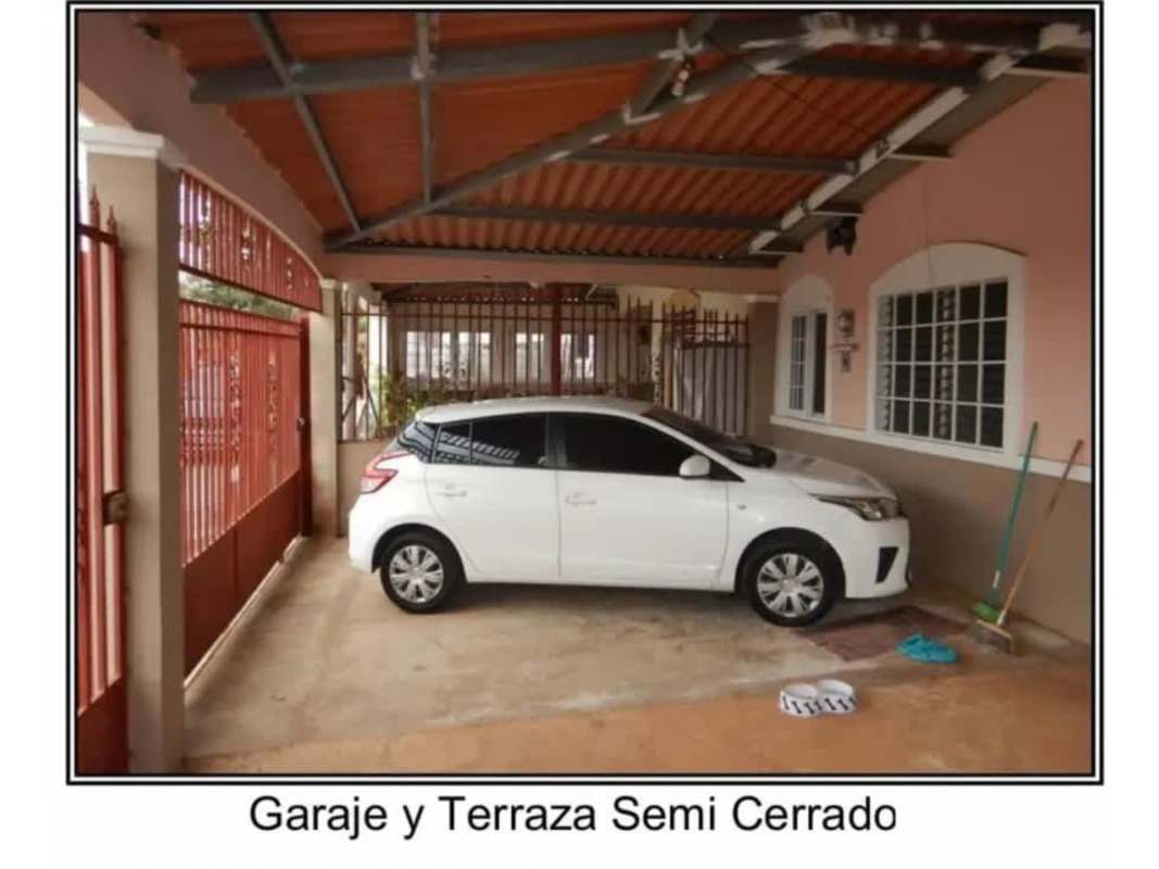 Terrace and garage area with covered roof and metal gate Viña del Mar La Chorrera Panama