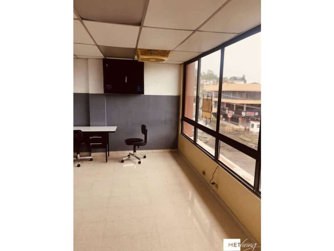 Corner commercial office with large windows natural light Panama City