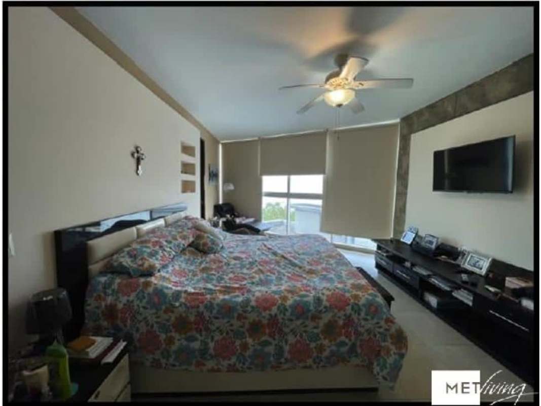 Elegant bathroom with double vanity, soaking tub and ocean view Pearl at The Sea Panama
