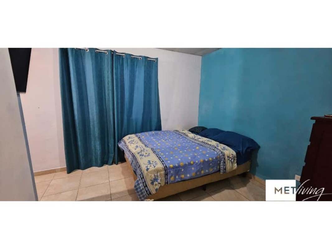 Second bedroom with tile floors rental house Villas del Bosque Pedregal Panama