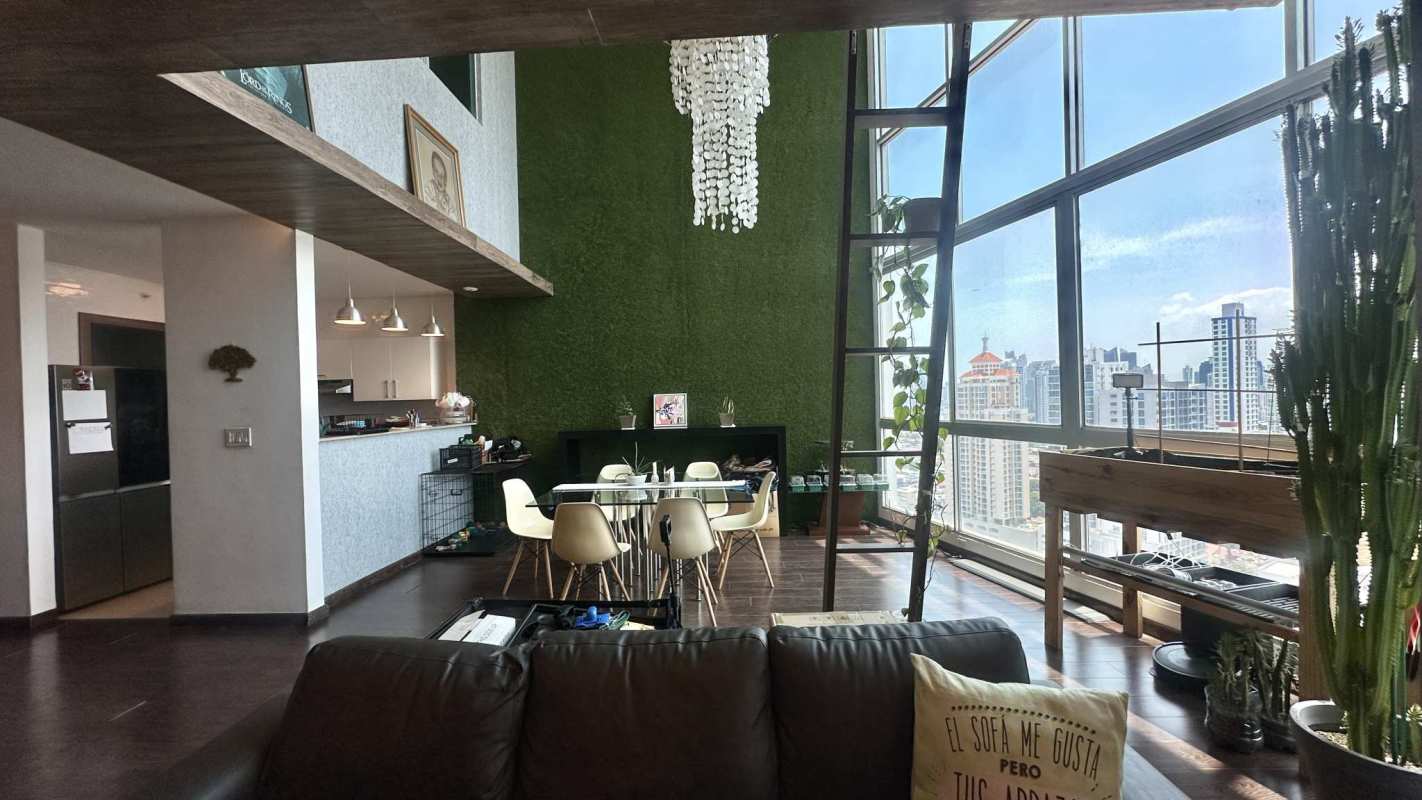 Balcony overlooking Panama City skyline with safety netting at PH Park Loft San Francisco Panama