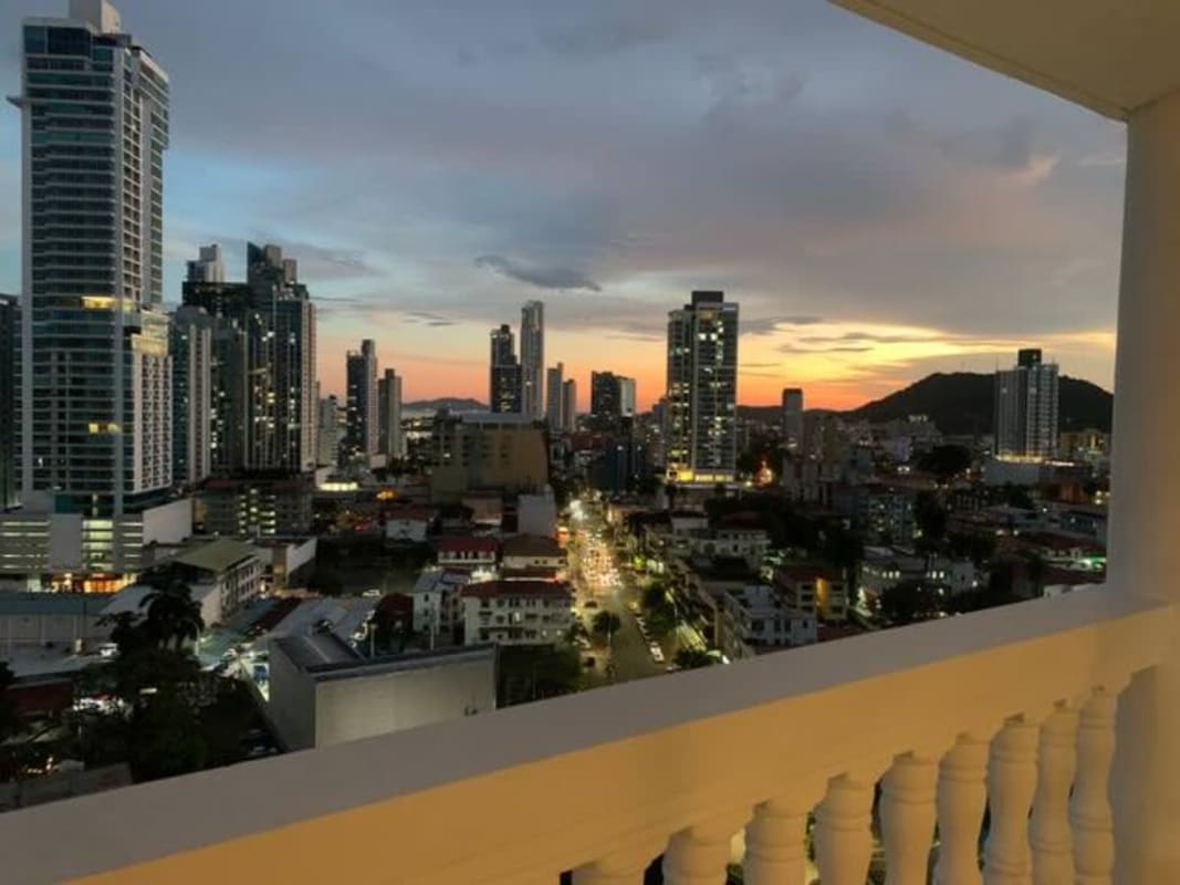 3BR Apartment with Balcony & Pool PH Bella Vista Garden Obarrio