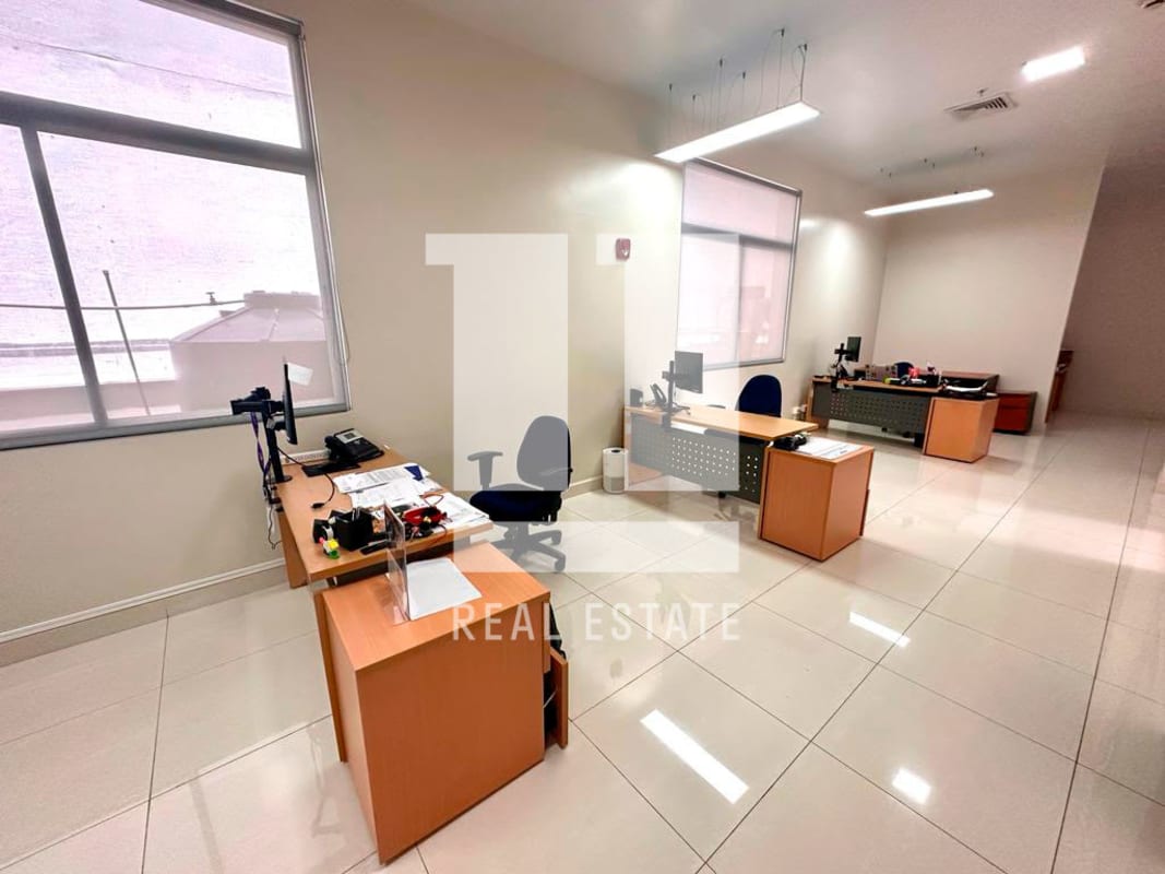 Modern open-plan workspace office PH Iver 77 San Francisco Panama City