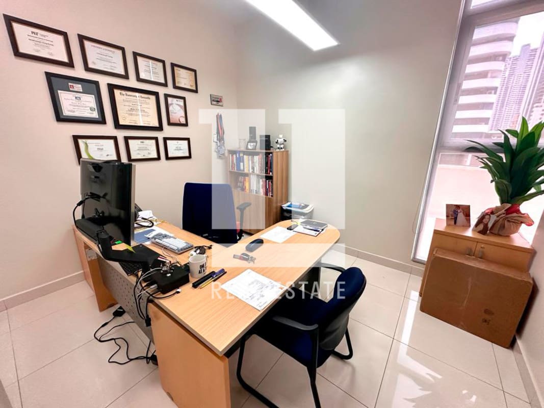 Modern conference meeting room inside PH Iver 77 office for sale Panama