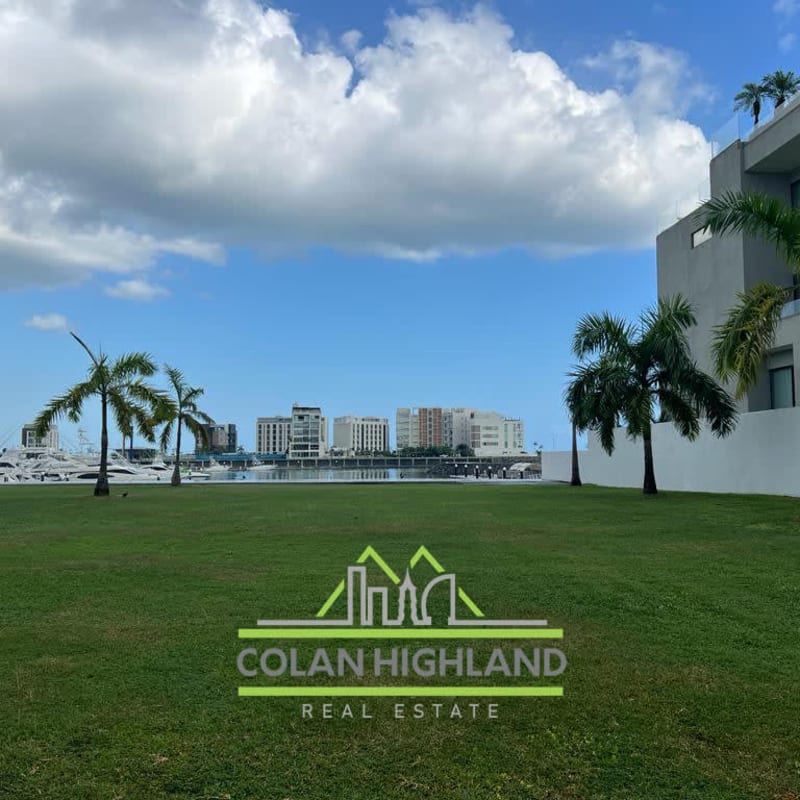 Vacant land parcel on exclusive Ocean Reef private island waterfront community