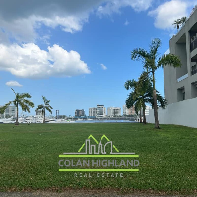 Coastal waterfront buildable lot fronting yacht marina in Ocean Reef Islands Panama