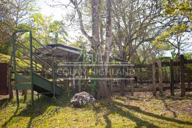Access road to farm property in Toabré Penonomé surrounded by rural countryside