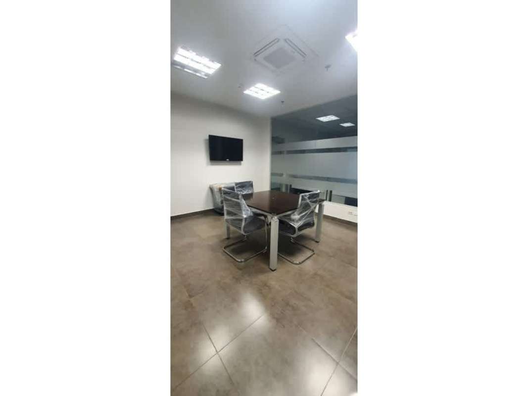 Executive meeting room with glass partitions PH BICSA in Panama City