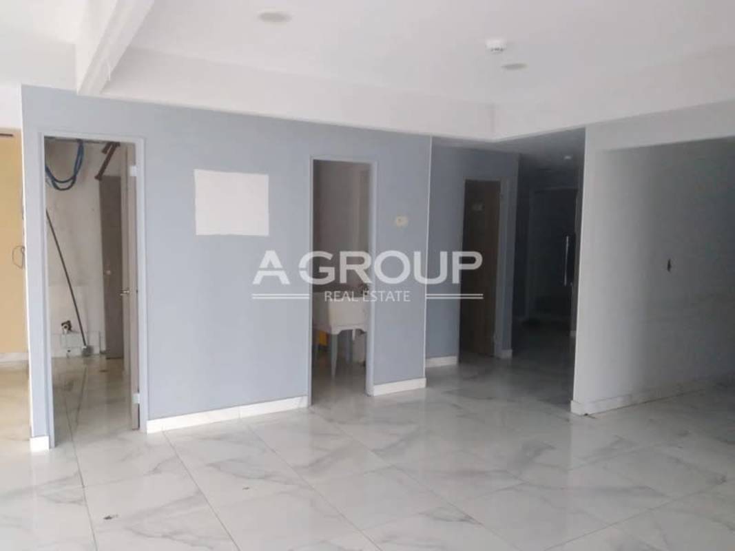 Spacious common area with marble floors multiple doorways in Financial Park Costa del Este