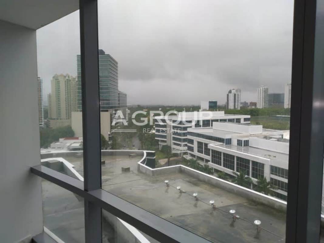 Glass entryway with corridor in Financial Park commercial office Costa del Este