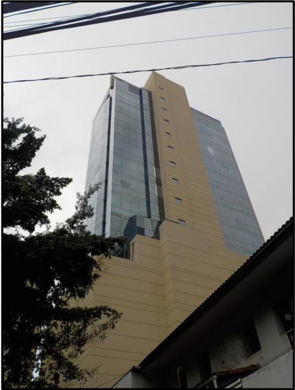 Bright corner office with city view, large windows and hardwood floor at PH Molon Tower Panama City