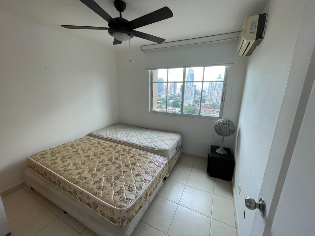 Bathroom with bathtub, granite vanity, tile PH Costa Pacifica Panama