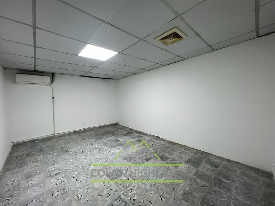 Kitchen with tiled backsplash, double sink, cabinets for sale house Cerro Viento Panama