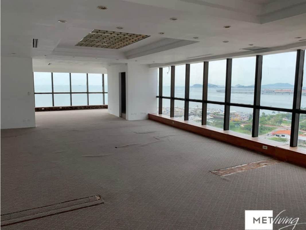 Spacious office lounge with panoramic ocean views Torre BAC Panama
