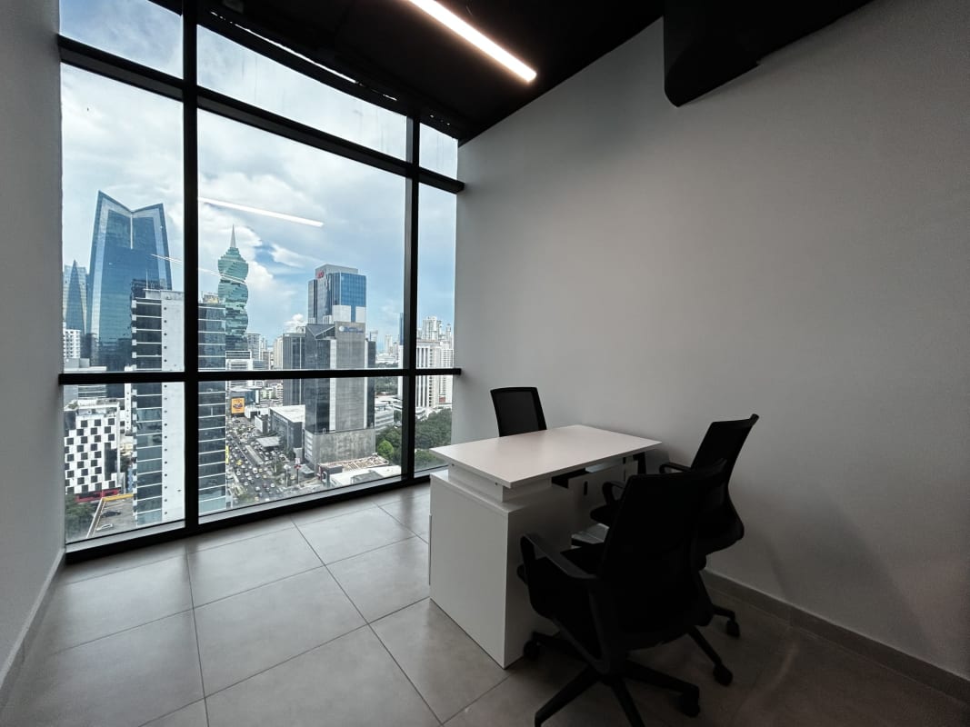 Elegant lobby with reception desk at Tower Financial Center Calle 50 Panama City