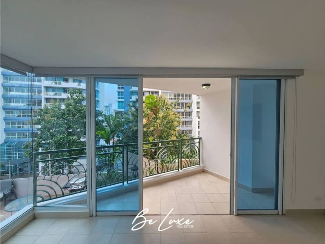 Modern kitchen with appliances and tiled backsplash in PH Belview Tower Panama