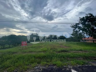 Open vacant build-ready lot behind Residential Cubitá in La Arena Chitré Panama residential zone