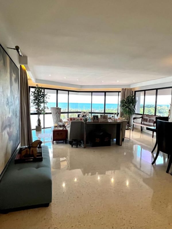 Dining room large panoramic windows ocean view in PH Marina del Rey Coco del Mar Panama