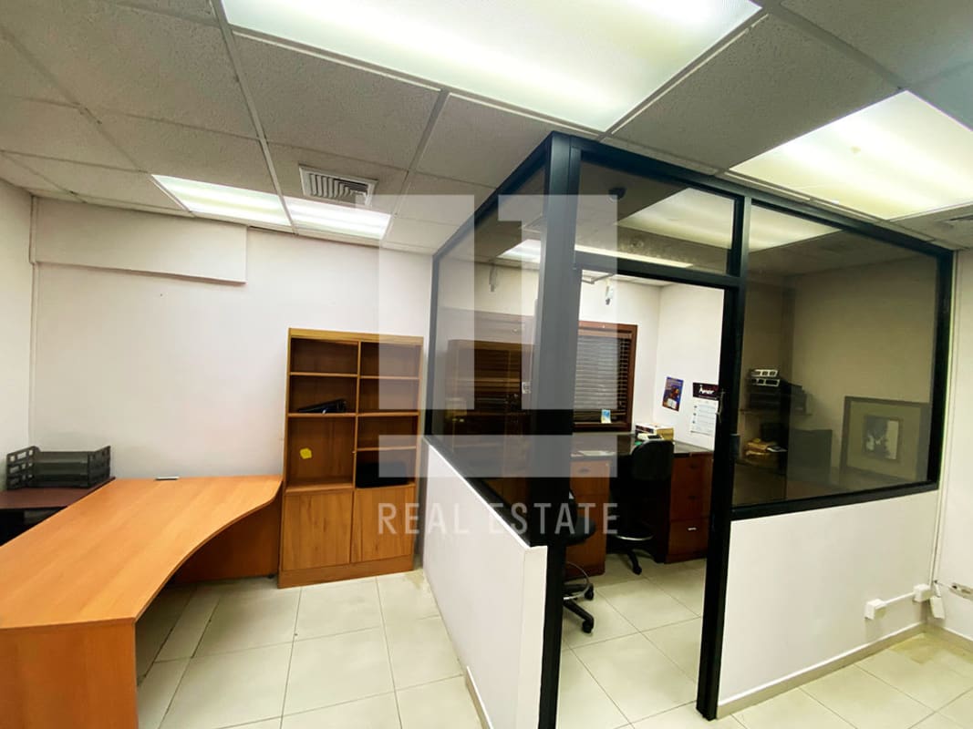 Spacious conference meeting room in commercial office Panama City Calle 50