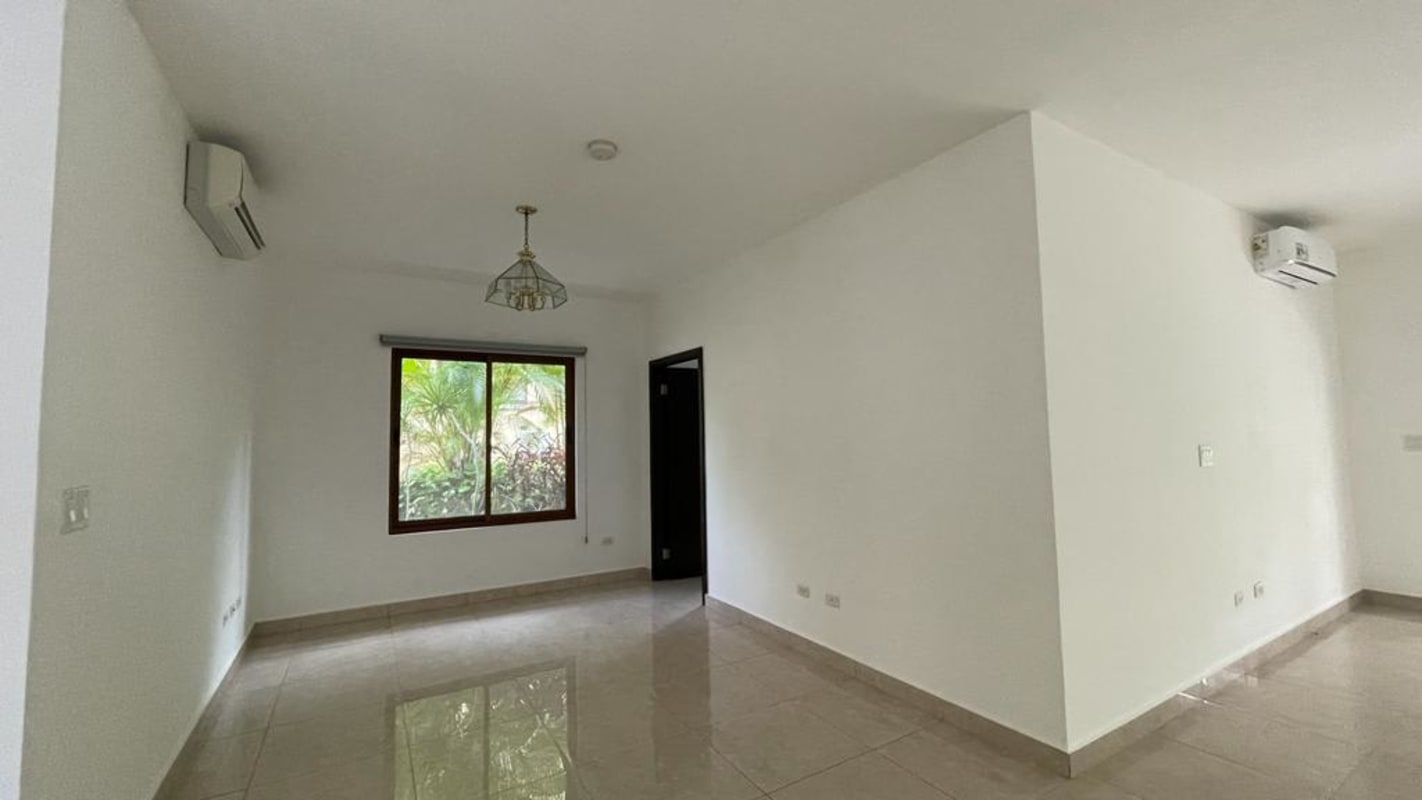 Master bedroom with walk-in closet ensuite bathroom PH Los Senderos Clayton Panama