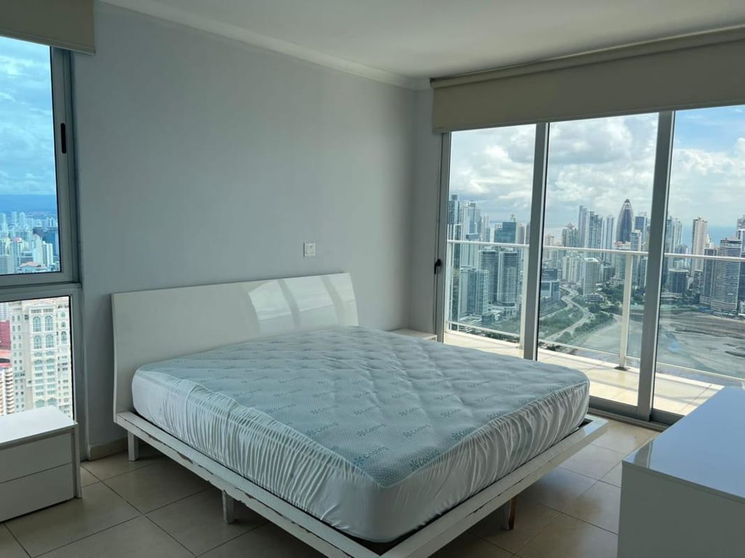 Open kitchen with granite tops and appliances in PH BICSA Financial Center Panama