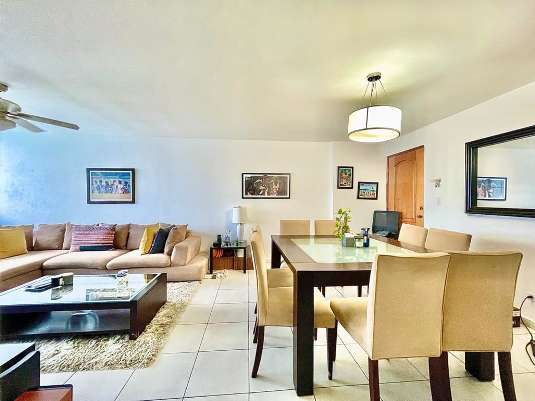 2BR Apartment with Balcony & Pool in San Francisco