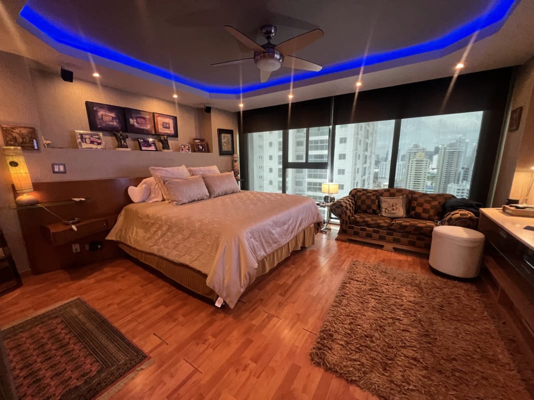 Modern kitchen with granite countertops, stainless appliances, open layout in PH Prive San Francisco Panama City