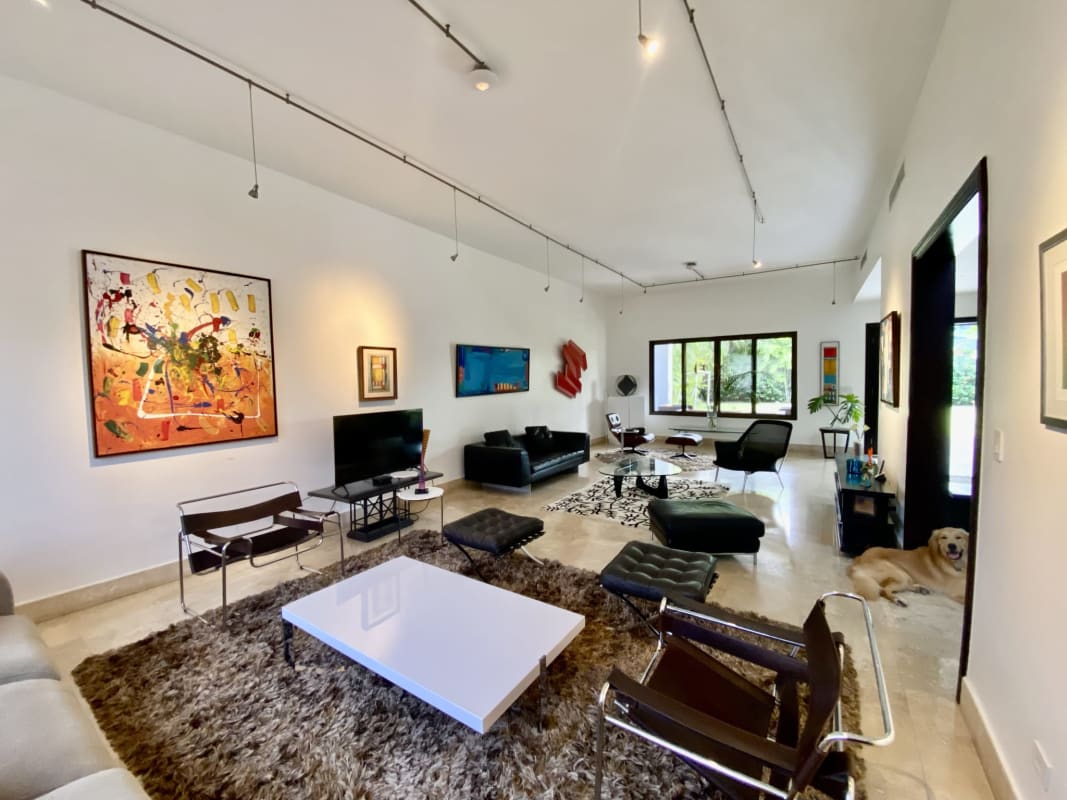 Luxurious 4BR House with Pool Costa del Este, Panama