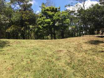 Natural grassland with mountain forest in private Altos del María Panama