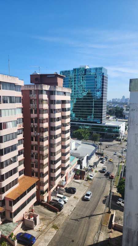 Entrance of PH Plaza Dos Mares with security gate and driveway in Dos Mares Panama City