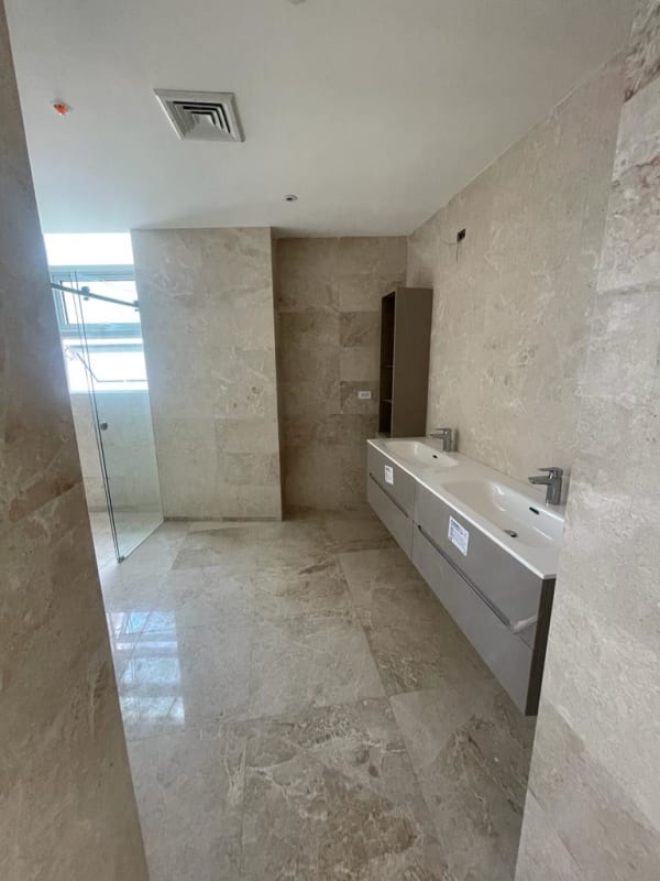 Panoramic view of Santa María golf course surrounded by luxury residences Panama