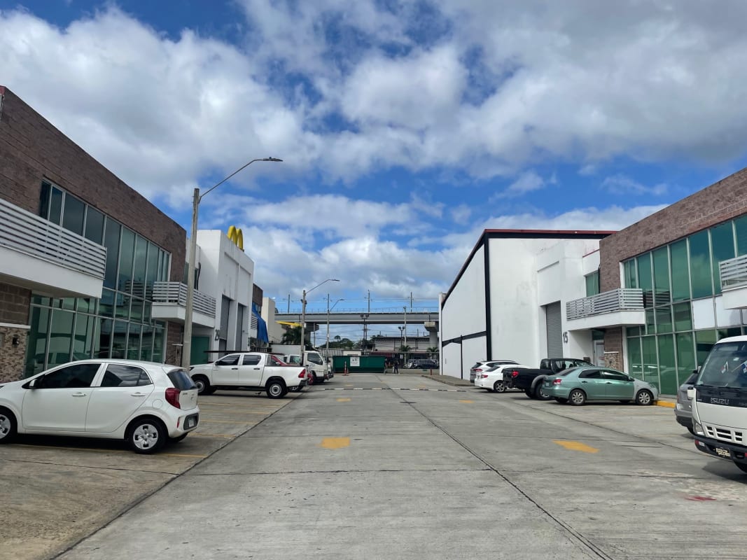 Warehouse & Office Space for Rent in OfiDepósitos Tocumen