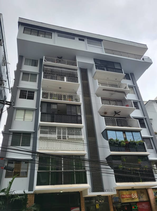 Modern mid-rise PH Setton 32 building facade balconies Calle Alberto Navarro Panama