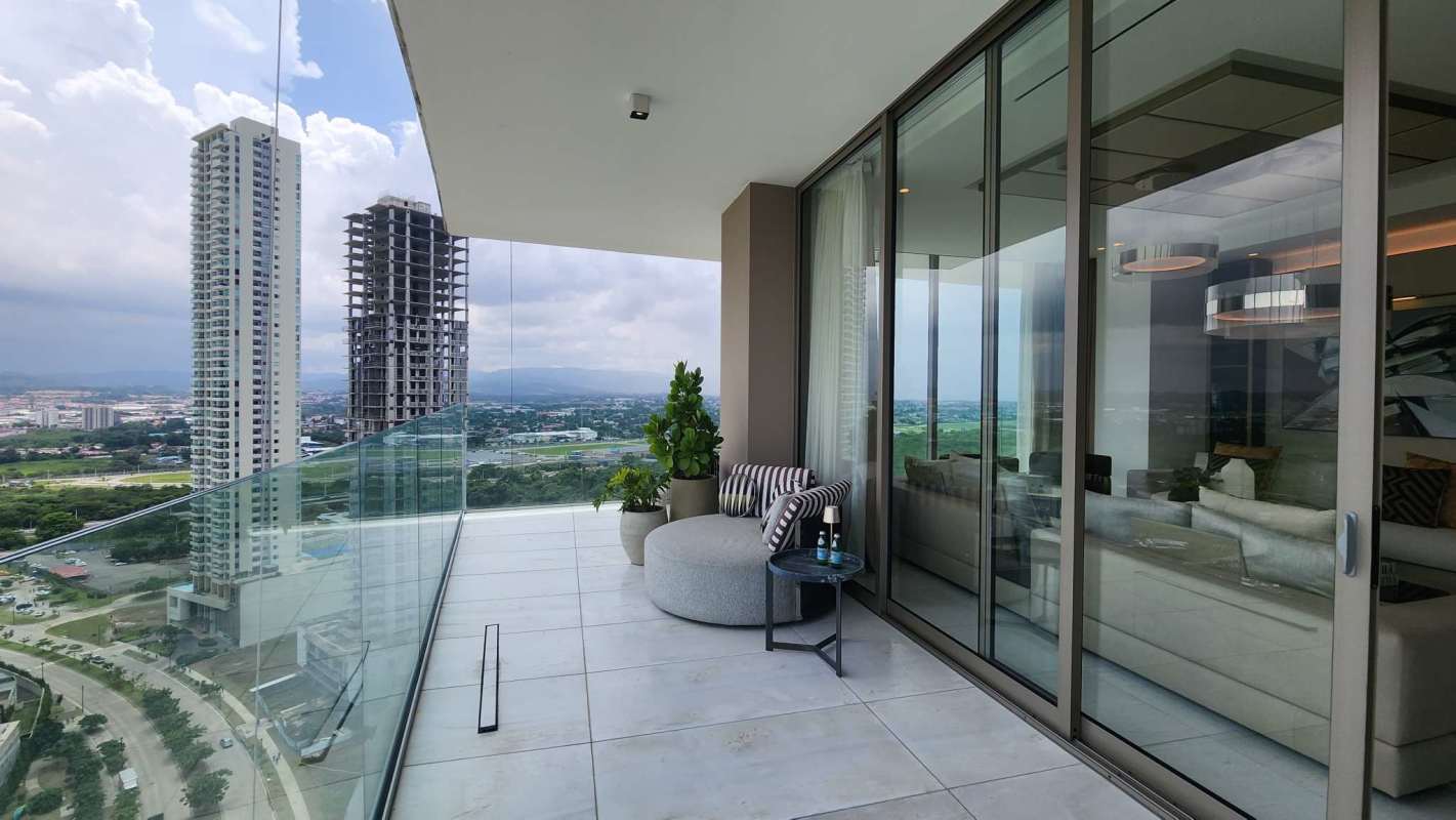 Spacious balcony floor-to-ceiling doors and panoramic cityscape in La Maison by Fendi Casa Panama