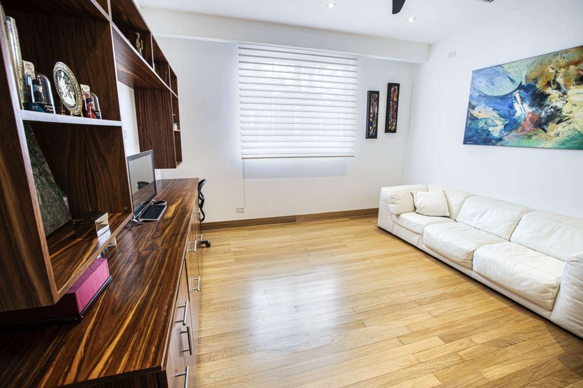 Oversized master bedroom with balcony, spa bath, walk-in closets Costa del Este home