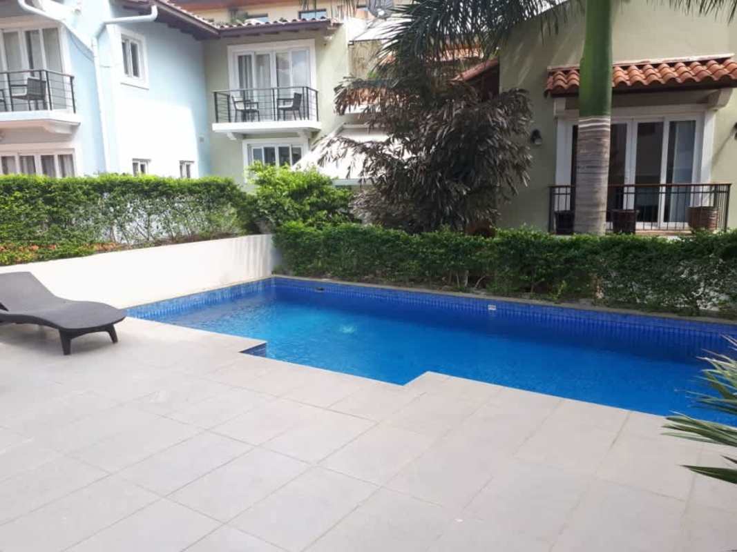 Luxury 2BR Apartment with Balcony and Pool Casco Viejo