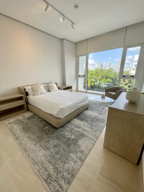 Contemporary dining and lounge area with panoramic Pacific views in Ocean Pearl Tower Panama