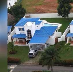 Furnished spacious master bedroom with ensuite bath for rent Playa Blanca Panamá