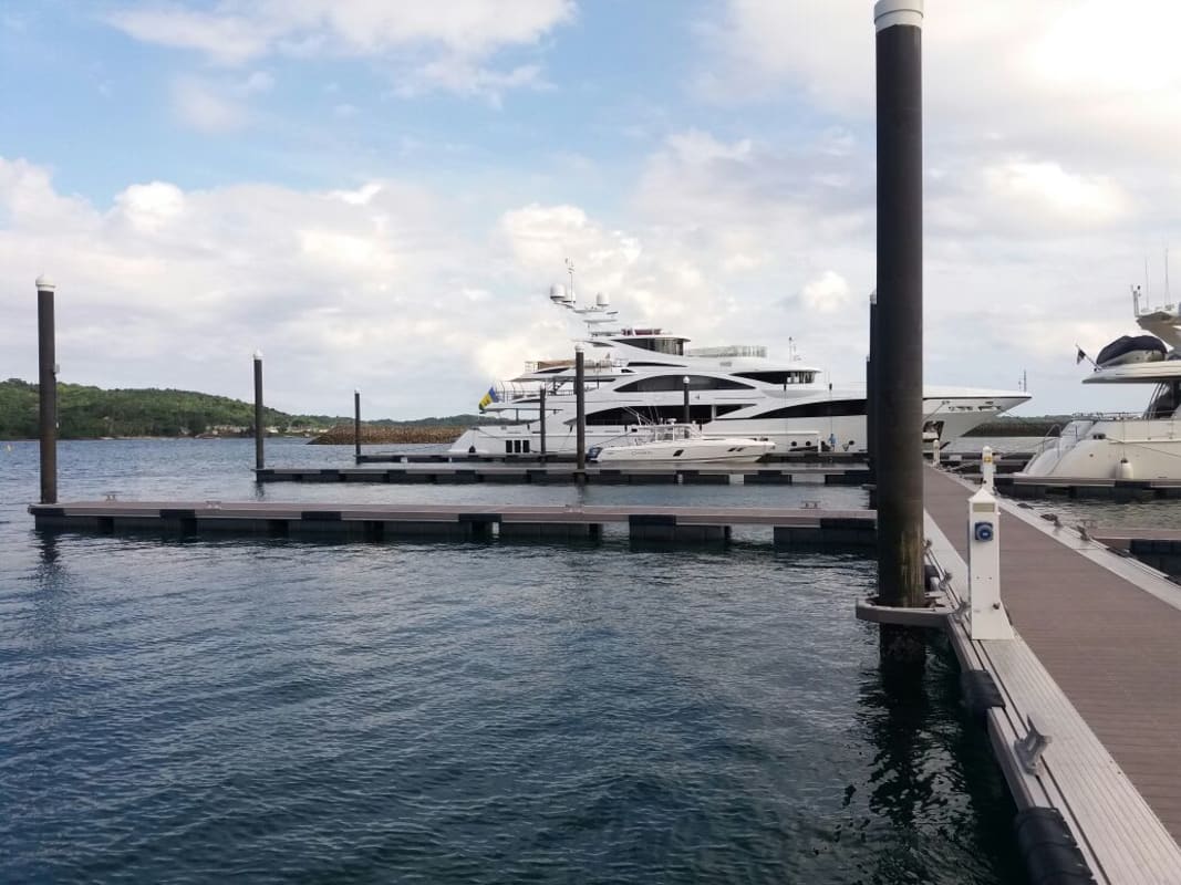 Infinity pool with panoramic sea views at La Península Beach Club & Marina on Isla Pedro González
