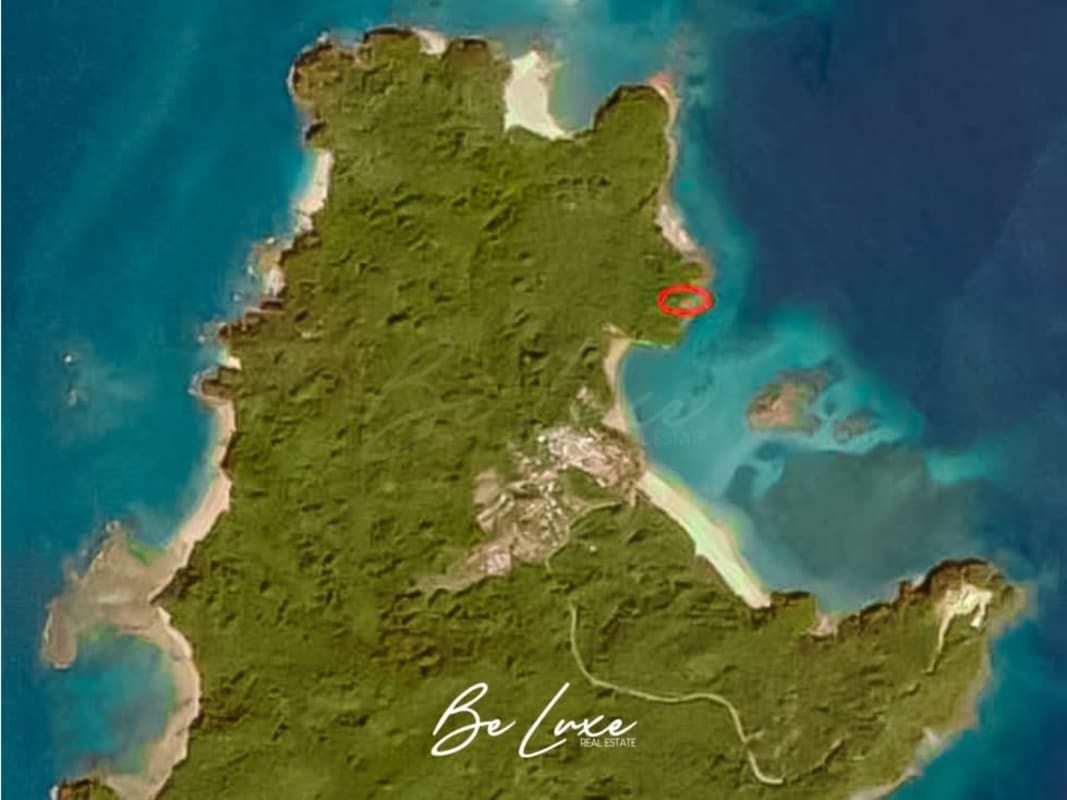 Beachfront Villa on Isla Saboga with Private Sea Access