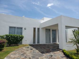 Master bedroom with ensuite bathroom, sliding doors, AC, tile floors, PH Ibiza Beach Residences Panama