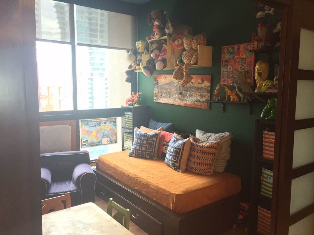 Elegant entrance foyer with artwork luxury condo PH Panama Bay Costa del Este Panama