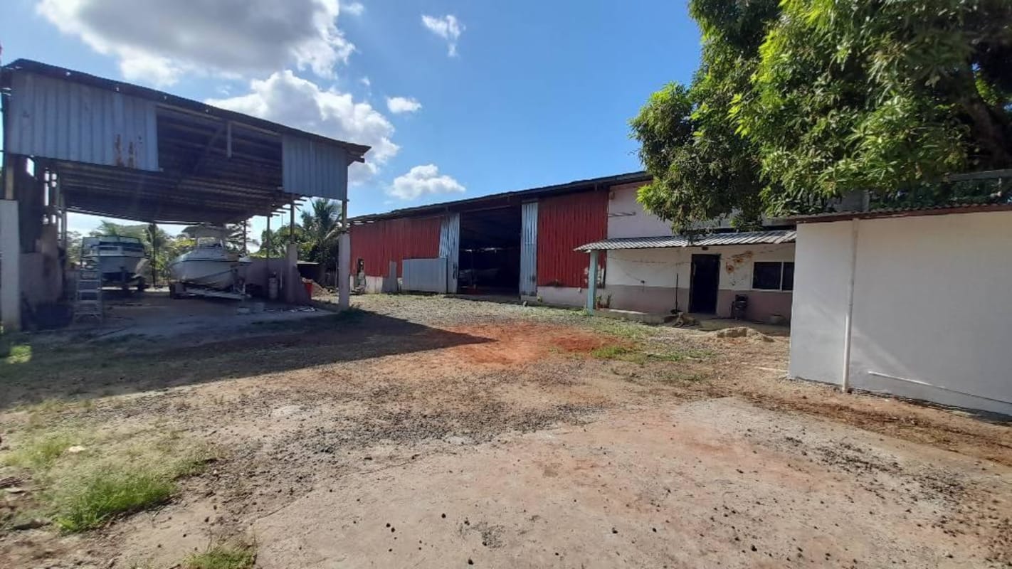 Hand drawn map of 4224 m2 land for sale near hospital and school in Chepo Panama