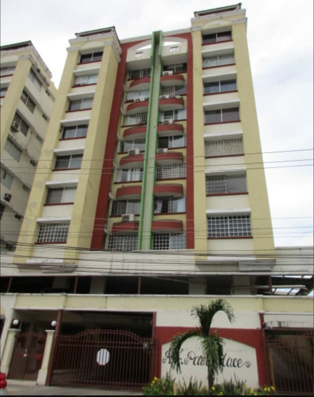 Fully equipped indoor gym with exercise machines and weight station at PH Park Place Parque Lefevre Panama