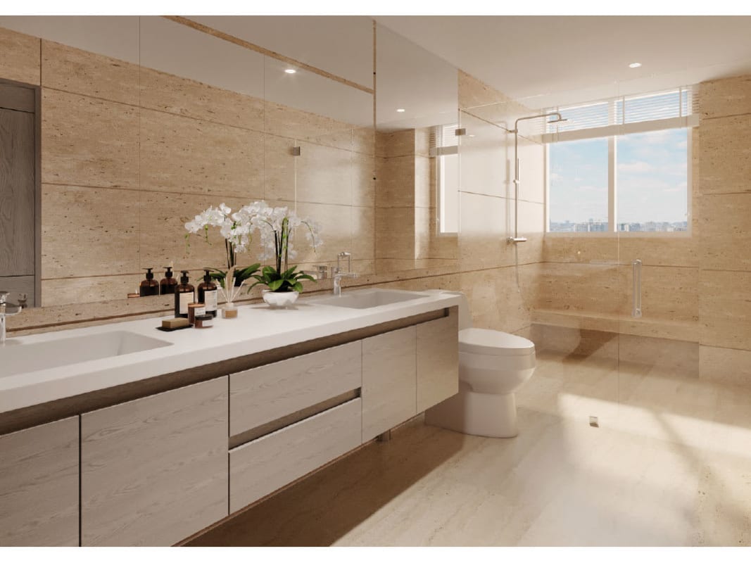 Private balcony overlooking Santa María golf and Panama City skyline