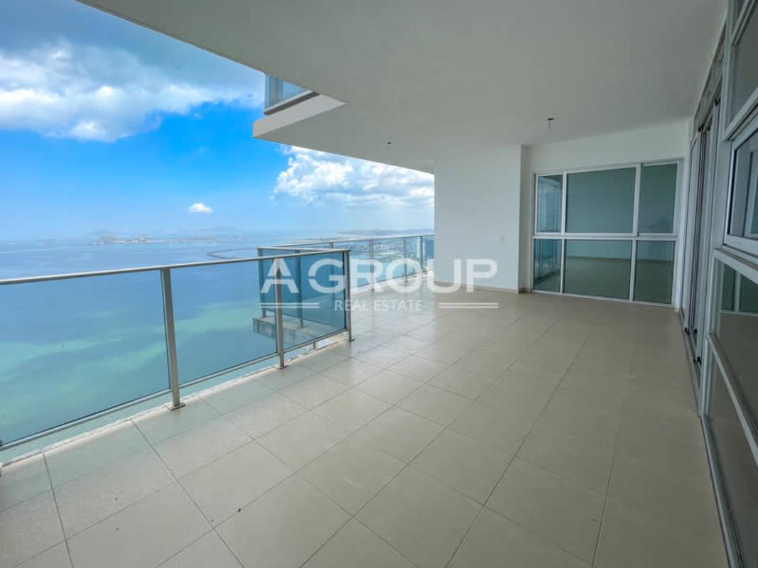 Exclusive 4BR Penthouse with Panoramic Ocean Views Avenida Balboa